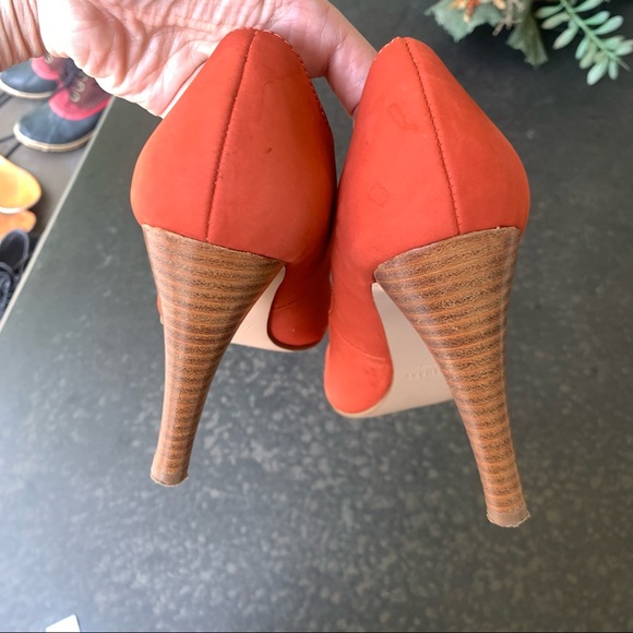 COLIN STEWART red suede closed toe pump heel - Picture 5 of 9